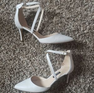Nine West Pointy White Leather Pumps